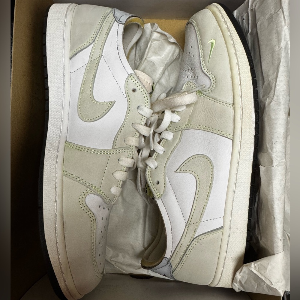 Jordan 1 Retro Low White Ghost Green Black